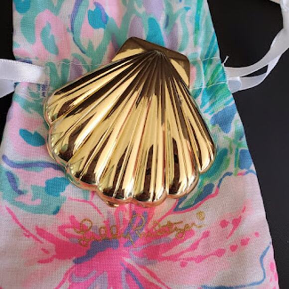 Lilly Pulitzer Accessories - Lilly Pulitzer Gold Tone Scallop Shell Compact Purse Mirror with Pouch